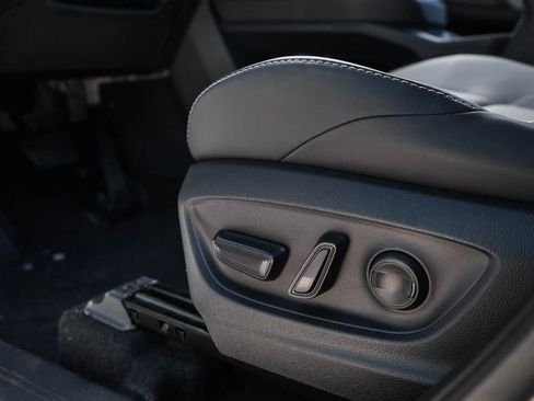 New 2026 Subaru Solterra AWD/4WD image 17