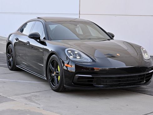Used 2018 Porsche Panamera 4 AWD/4WD image 9