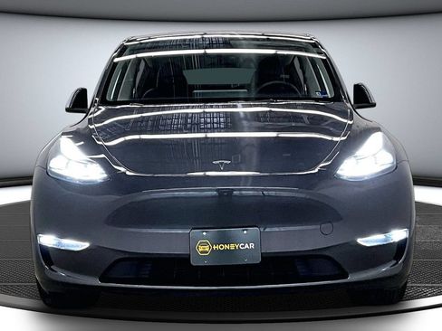 Used 2024 Tesla Model Y Long Range AWD/4WD image 2