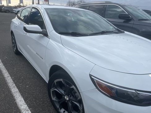 Certified 2022 Chevrolet Malibu LT image 1