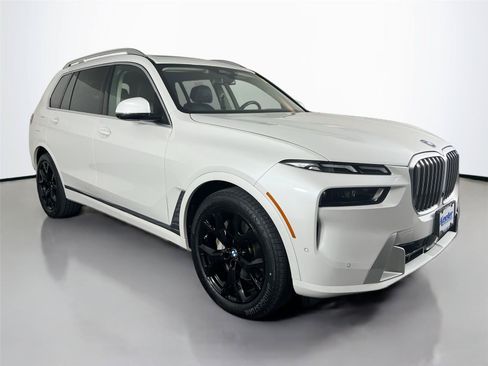 Used 2023 BMW X7 xDrive40i w/ Premium Package AWD/4WD image 8