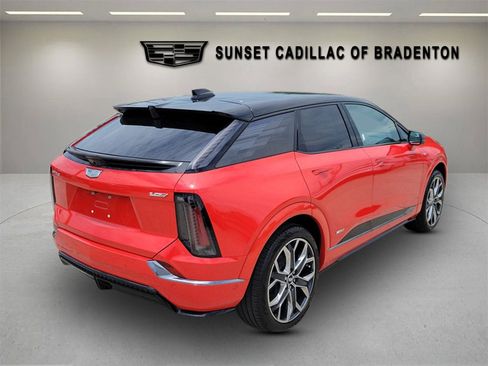 New 2026 Cadillac Optiq V AWD/4WD image 4