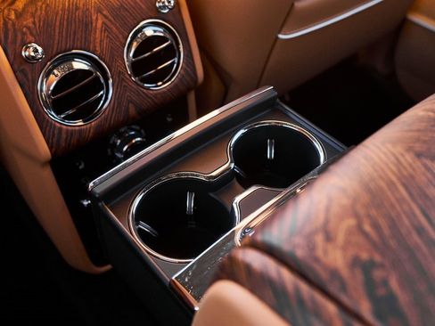 Used 2025 Rolls-Royce Cullinan image 64