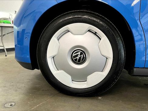 New 2025 Volkswagen ID. Buzz 1st Edition image 14