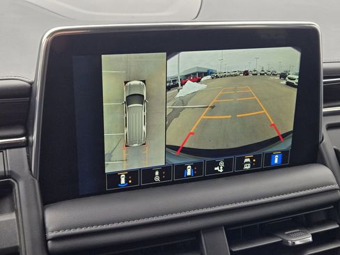 Used 2024 Chevrolet Suburban Z71 w/ Z71 Off-Road Package image 21