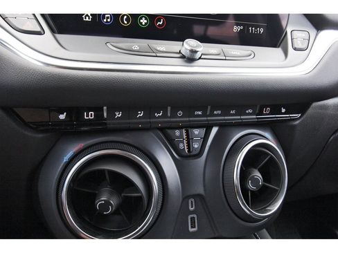 Used 2024 Chevrolet Blazer LT w/ Convenience Package FWD image 23