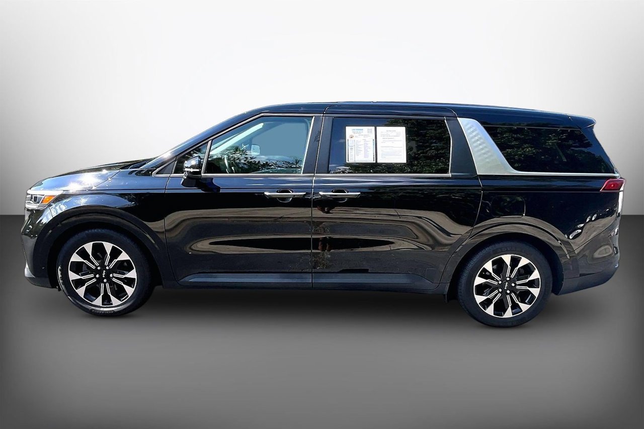 Used 2024 Kia Carnival EX FWD image 5