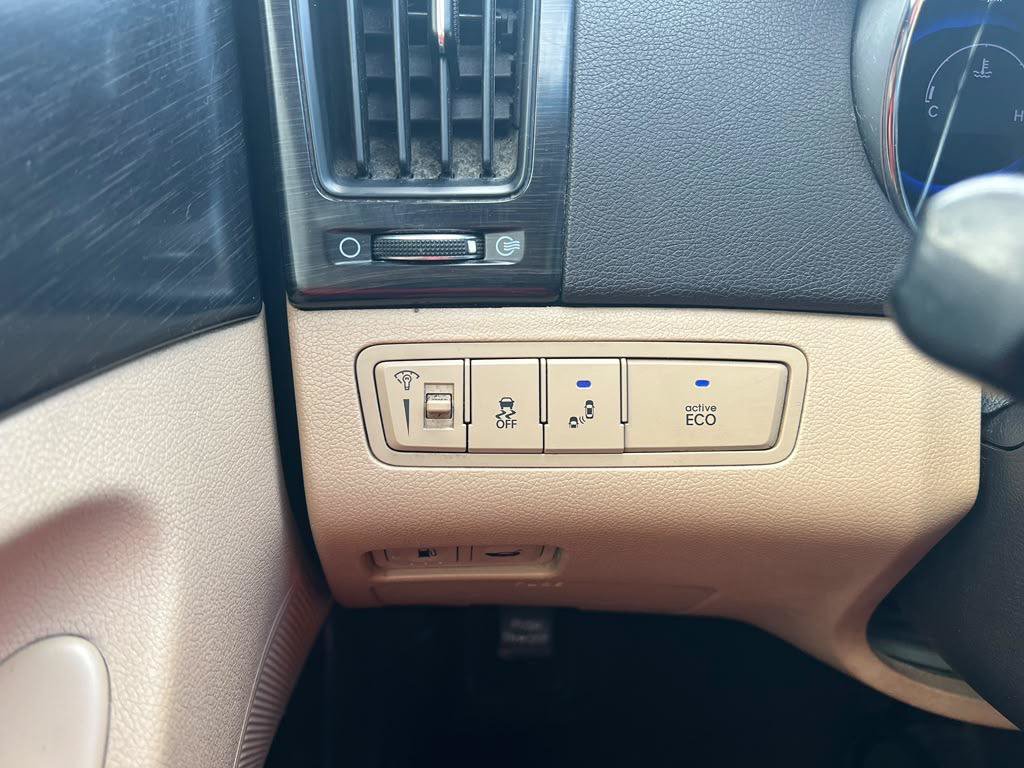 Used 2014 Hyundai Sonata Limited w/ Technology Package 05 FWD image 33