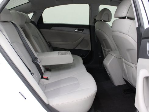 Used 2017 Hyundai Sonata SE FWD image 11