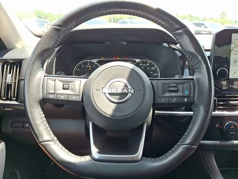Used 2023 Nissan Pathfinder SL AWD/4WD image 19