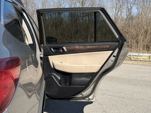 Used 2017 Subaru Outback 2.5i Limited image 28