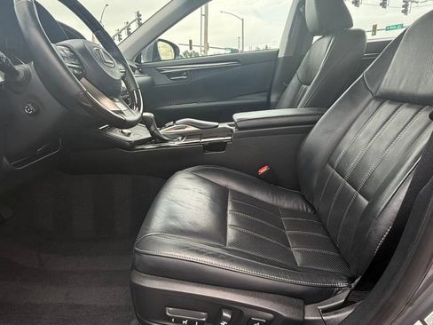 Used 2018 Lexus ES 350 w/ Luxury Package w/Wood Trim FWD image 21