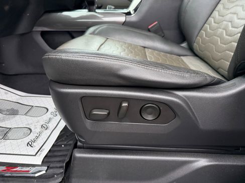 Used 2022 Chevrolet Silverado 1500 ZR2 w/ Technology Package image 25