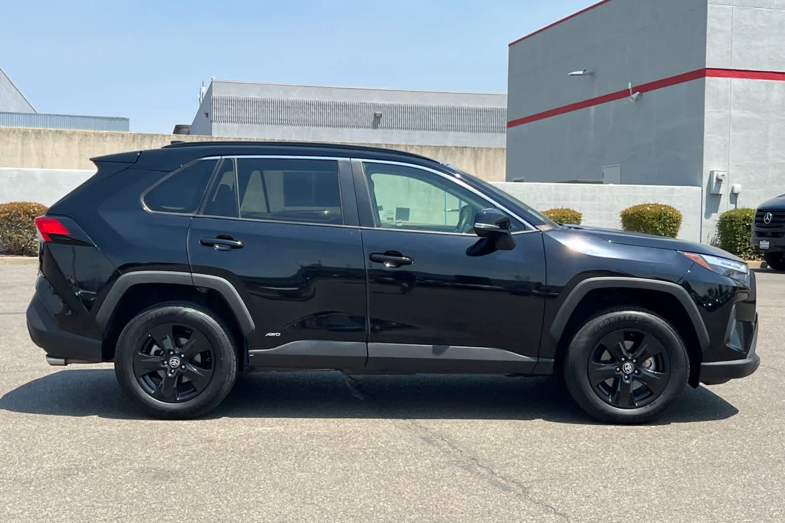 Certified 2022 Toyota RAV4 XLE AWD/4WD image 6