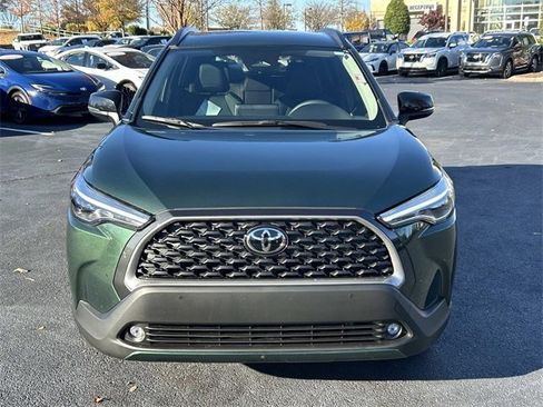 Used 2025 Toyota Corolla Cross XLE image 9