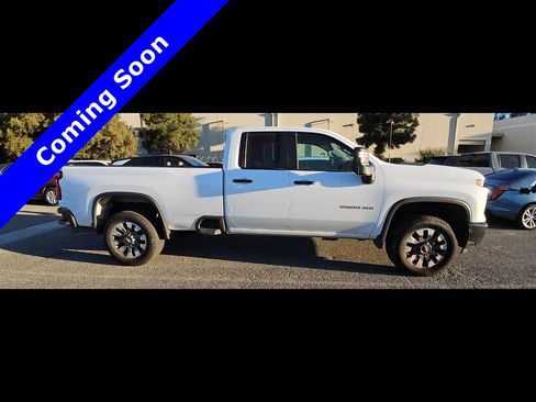 Used 2024 Chevrolet Silverado 2500 Custom w/ Custom Value Package image 14