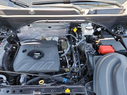 Used 2021 Buick Encore GX Essence image 22