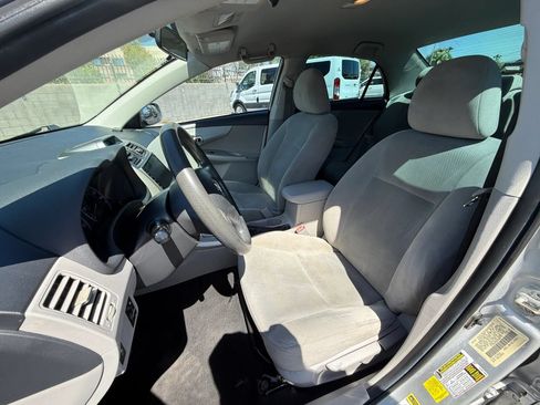 Used 2012 Toyota Corolla LE FWD image 11