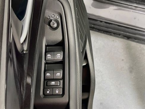 Used 2023 Jeep Grand Cherokee L Laredo AWD/4WD image 17