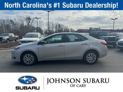 Used 2017 Toyota Corolla LE image 5