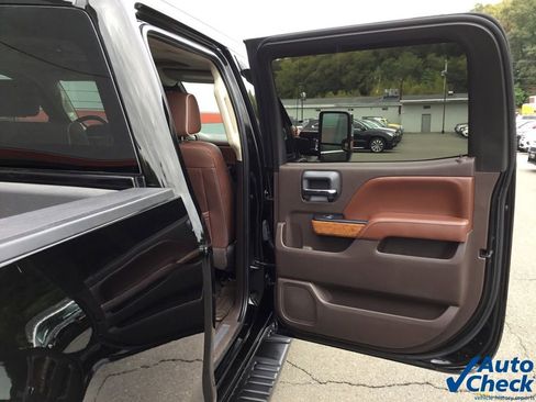 Used 2016 Chevrolet Silverado 3500 High Country w/ Duramax Plus Package image 40