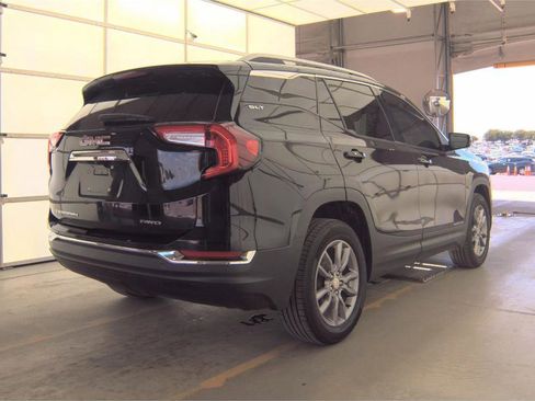 Used 2023 GMC Terrain SLT AWD/4WD image 4