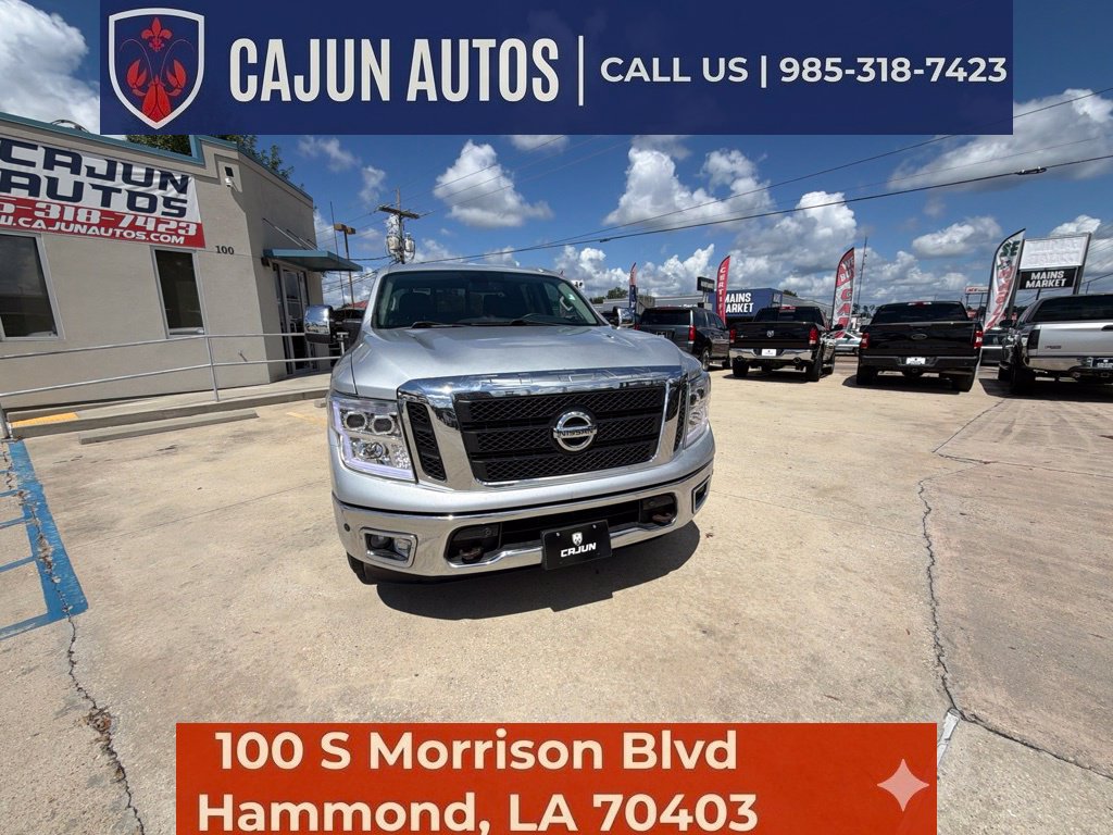 Used 2017 Nissan Titan SL w/ SL Towing Convenience Package RWD image 5
