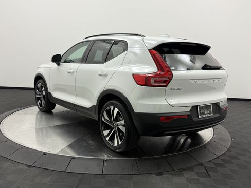 Used 2025 Volvo XC40 B5 Ultra AWD/4WD image 5
