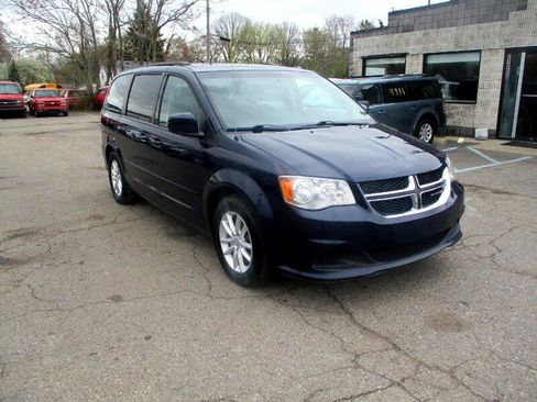 Used 2016 Dodge Grand Caravan SXT image 1