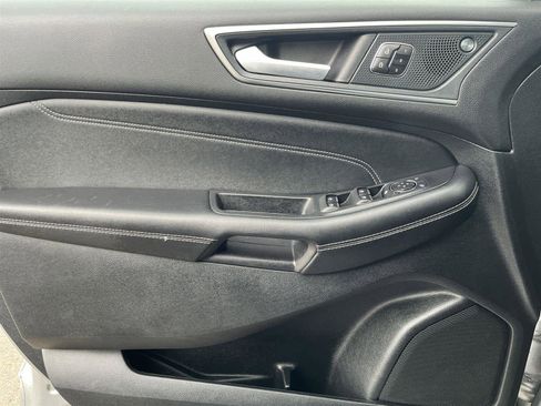 Used 2024 Ford Edge Titanium image 25