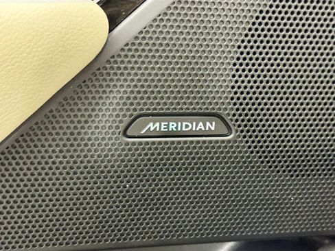 Used 2019 Land Rover Range Rover Velar S image 24