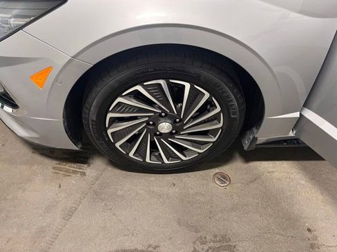 Used 2023 Hyundai Sonata Limited image 28