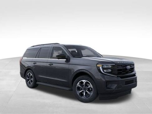 New 2026 Ford Expedition Active image 7
