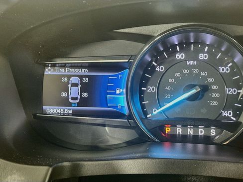 Used 2017 Ford Explorer XLT w/ Equipment Group 201A FWD image 19