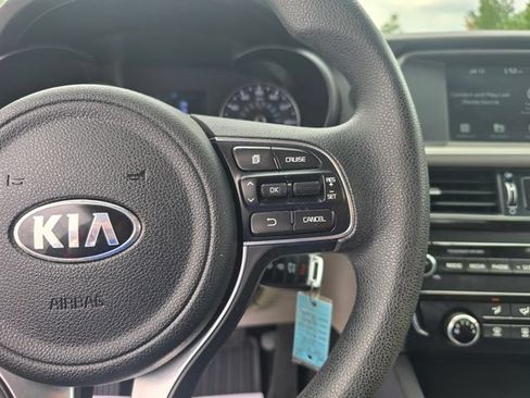 Used 2018 Kia Optima LX FWD image 22