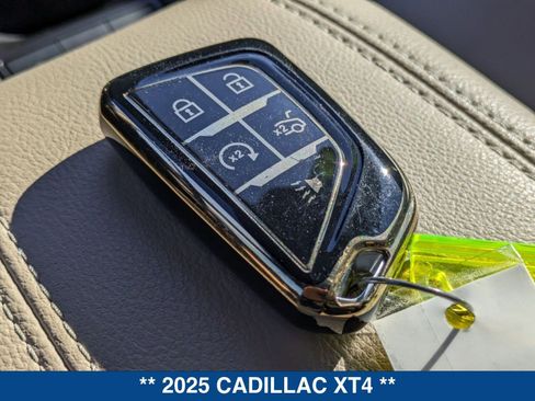 Used 2025 Cadillac XT4 Premium Luxury image 36