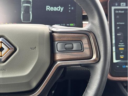 Used 2022 Rivian R1T Adventure image 16