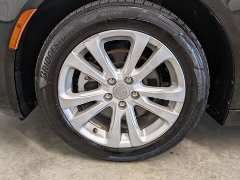 Used 2015 Chrysler 200 Limited w/ Convenience Group image 39