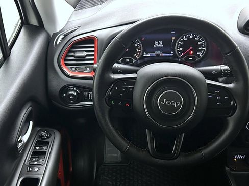 Used 2022 Jeep Renegade Trailhawk image 12