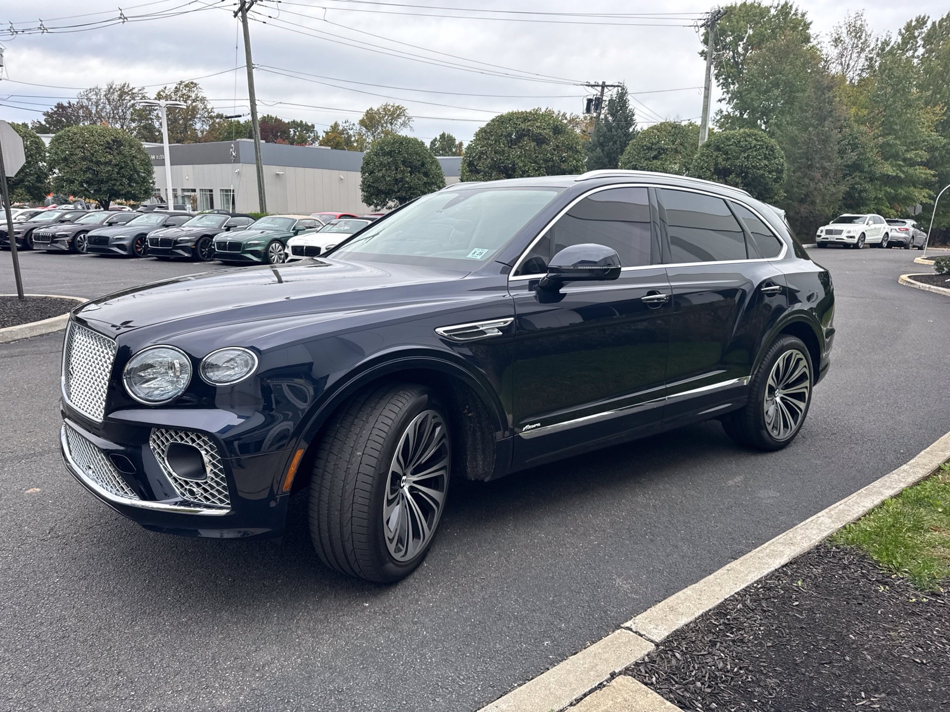 Used 2023 Bentley Bentayga AWD/4WD image 5