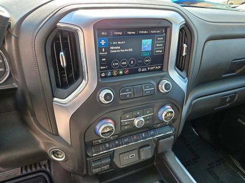 Used 2020 GMC Sierra 1500 Elevation w/ Elevation Value Package AWD/4WD image 25