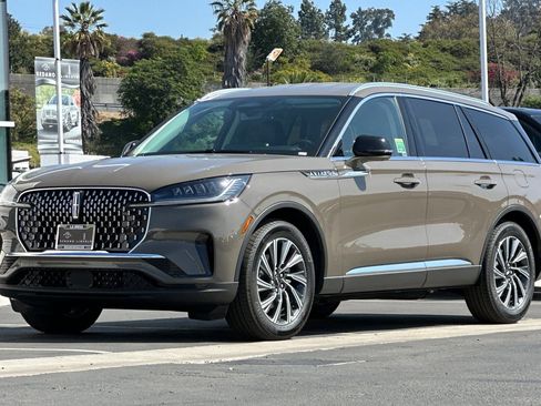 New 2026 Lincoln Aviator 2WD image 7