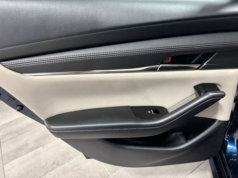 Used 2025 MAZDA MAZDA3 s image 17