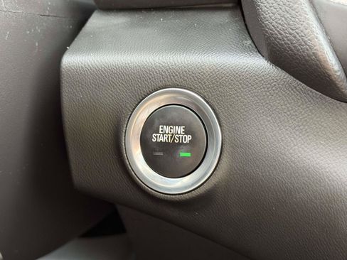 Used 2022 GMC Terrain SLT w/ Infotainment Package II AWD/4WD image 16