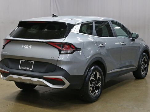 Used 2023 Kia Sportage LX image 16
