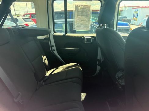 Used 2022 Jeep Wrangler Unlimited Sport AWD/4WD image 32