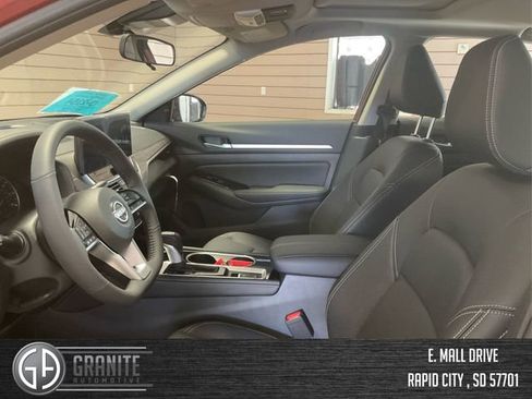 New 2025 Nissan Altima 2.5 SL image 9