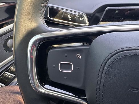 Used 2025 Lincoln Nautilus Premier w/ Equipment Group 102A image 22