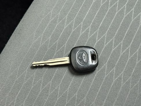 Used 2017 Toyota Tacoma 2WD Access Cab image 38