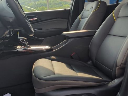 New 2026 Chevrolet Trax ACTIV w/ Sunroof Package FWD image 11